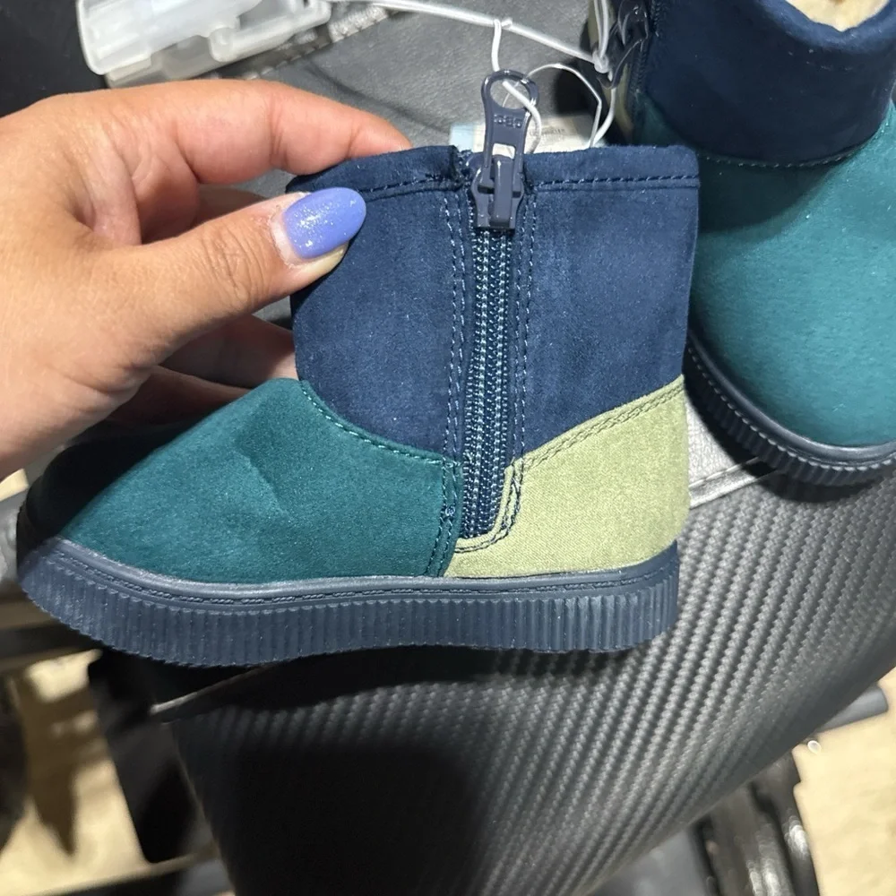 Size 5 Cat & Jack Kids' Blue and Teal Boots